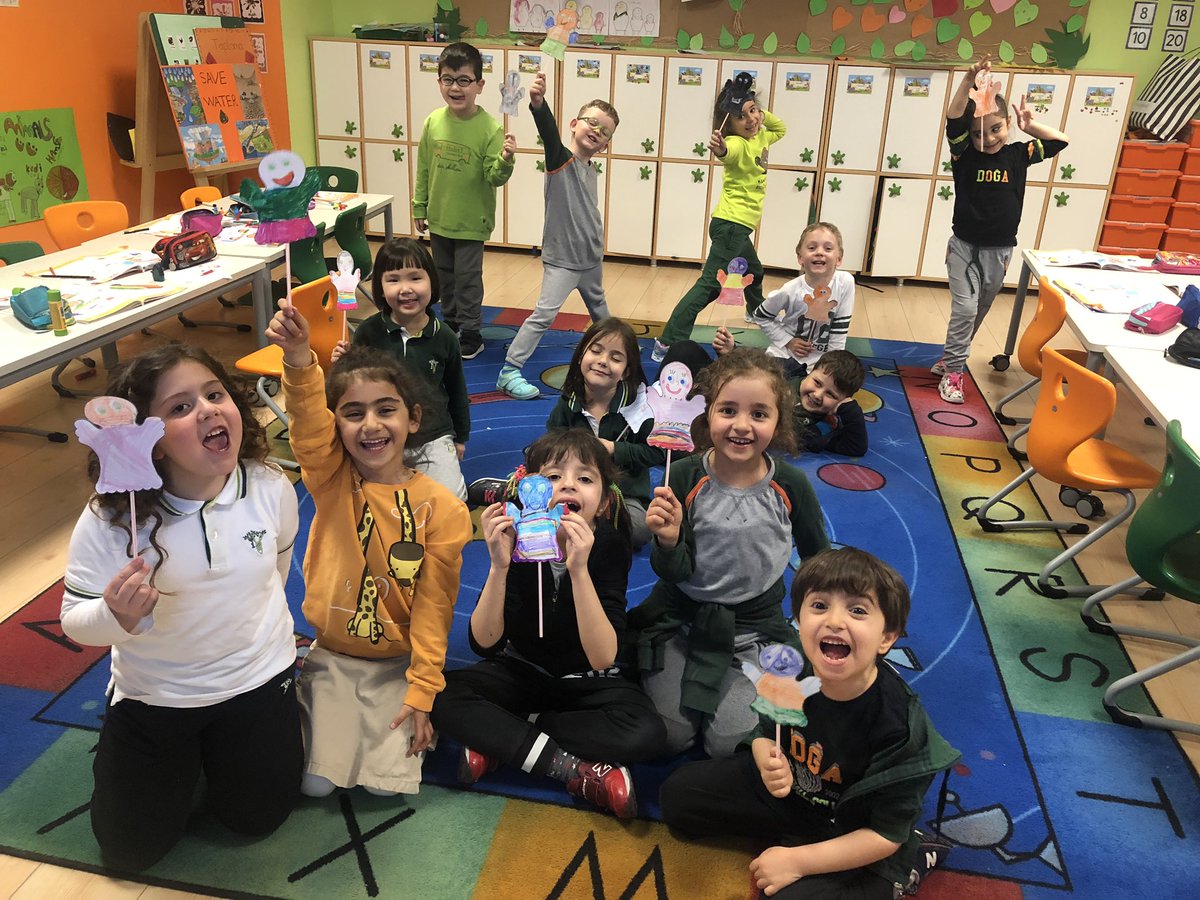 FLORYADOGAELT's tweet photo. What do you want to do? I want to make a puppet! We revised our words and structures using our puppets👻 @FloryaDoga_ @TamerrAktas @DuyguYamanD @KevsGunesMetin https://t.co/gFfqbLXzki