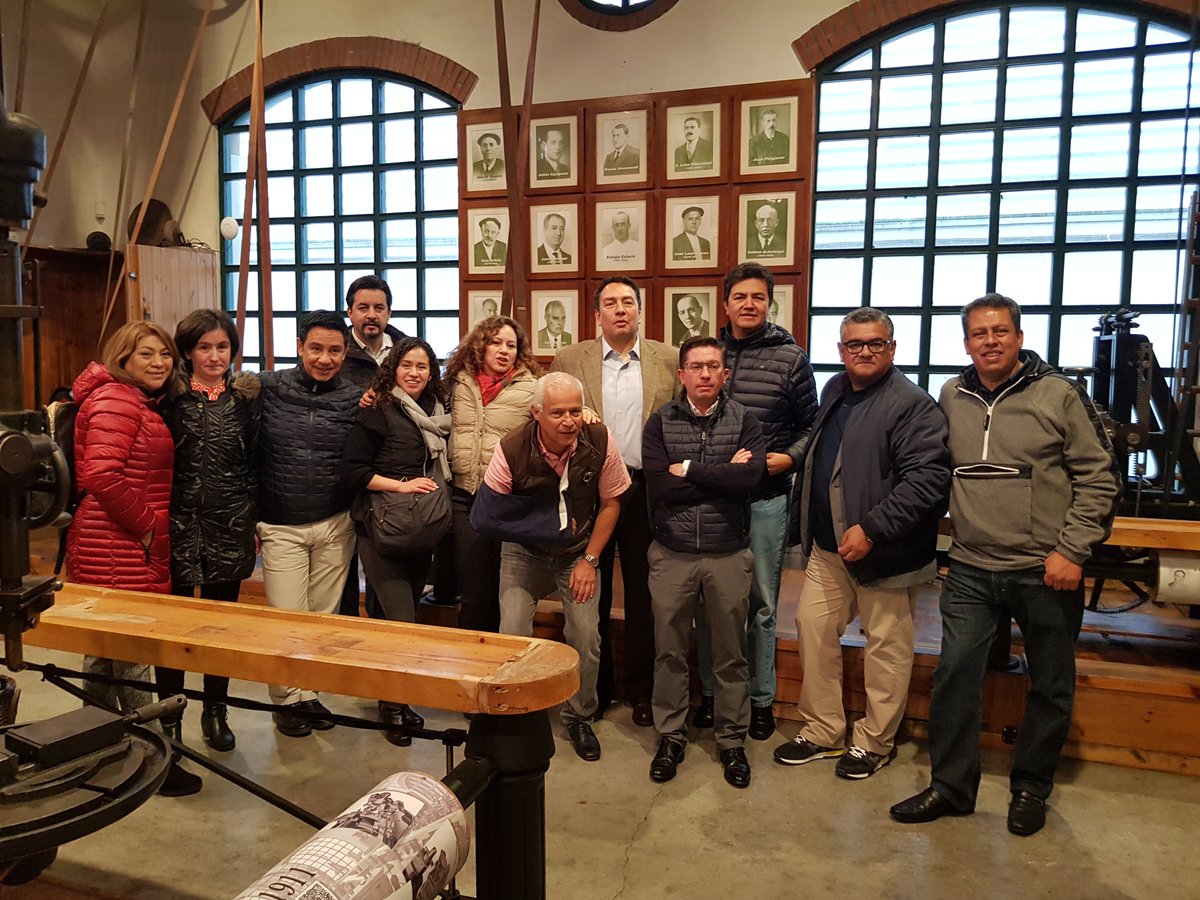 amazpi's tweet photo. Como siempre encantados picando algo en el @IMH_Elgoibar museoa con Pedro, Valentin y Bea @IESDEPuebla @orkestra https://t.co/ssfvYCIgbH