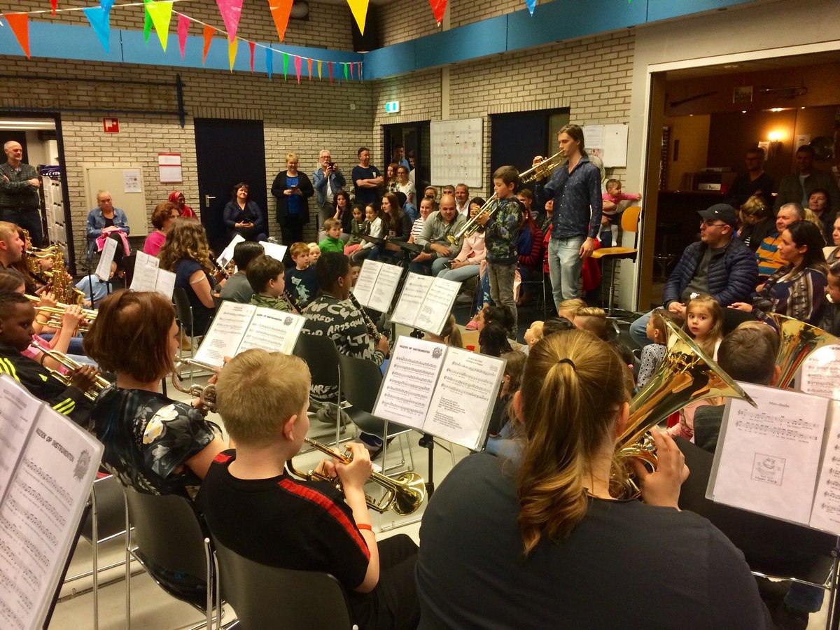 Amv diploma’s uitgereikt. 
Blazersbende afgesloten. 
Klassenorkestconcert Daltonschool. 
✅✅✅ check!
#kindermuziekweek