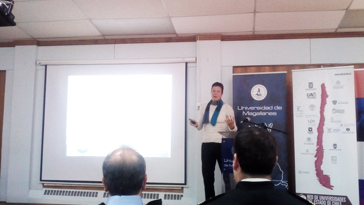 glaciologo89's tweet image. I really enjoyed listening to Daniela Liggett lecture. Muy buena la exposición :)  #Umag #Canterbury #PolarPrediction #Wmo #YOPP #puq #geomagallanes #Antarctica @irlanda_stefany