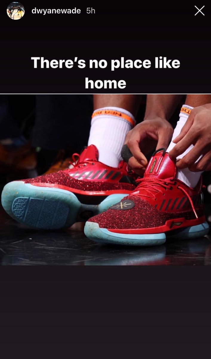 BleacherReport's tweet photo. A storybook ending for Flash ❤️

(via @DwyaneWade) https://t.co/Rm7UHt9fjF