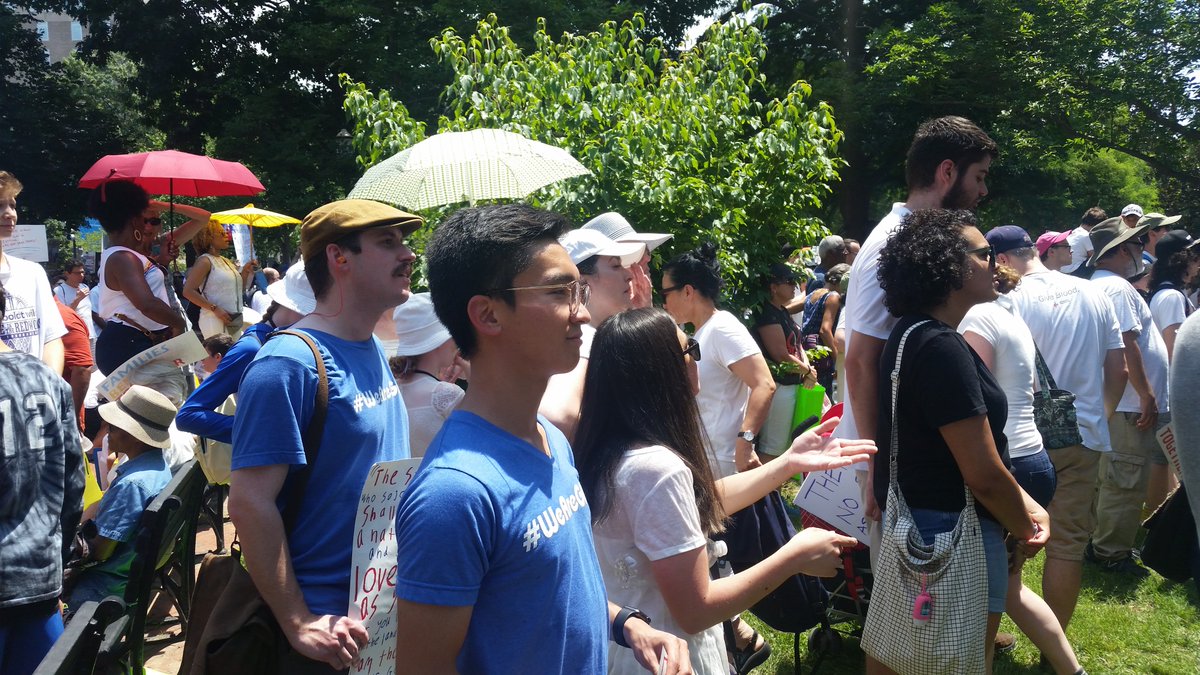 WeAreGAGE's tweet photo. This #WorkerWednesday, we thought we'd turn back time to last year's Families Belong Together Rally. Unions are about social justice--and we're proud to stand up for all undocumented immigrants at @Georgetown and beyond! #ContractPersonalis #Solidarity #UndocuWeek #UndocuGrads https://t.co/PydKKfV97i