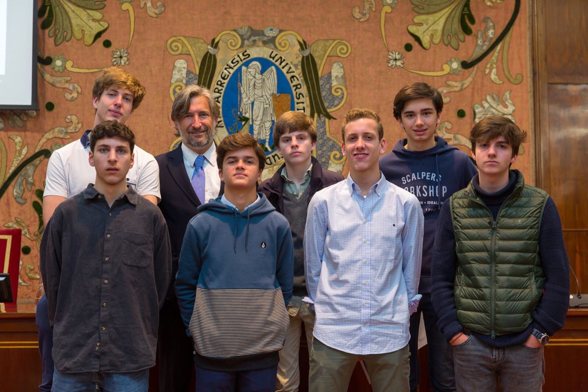 Ayalde_'s tweet photo. Enhorabuena a nuestros alumnos de @ayalde @munabe ganadores del concurso de Excelencia Literaria.
Recogían este fin de semana sus premios en la @unav
Gracias @miguelarangurn por tu apoyo y dedicación.
#ayalde
#munabe
#somosCOAS
#excelencialiteraria https://t.co/tvYqZSLdAt