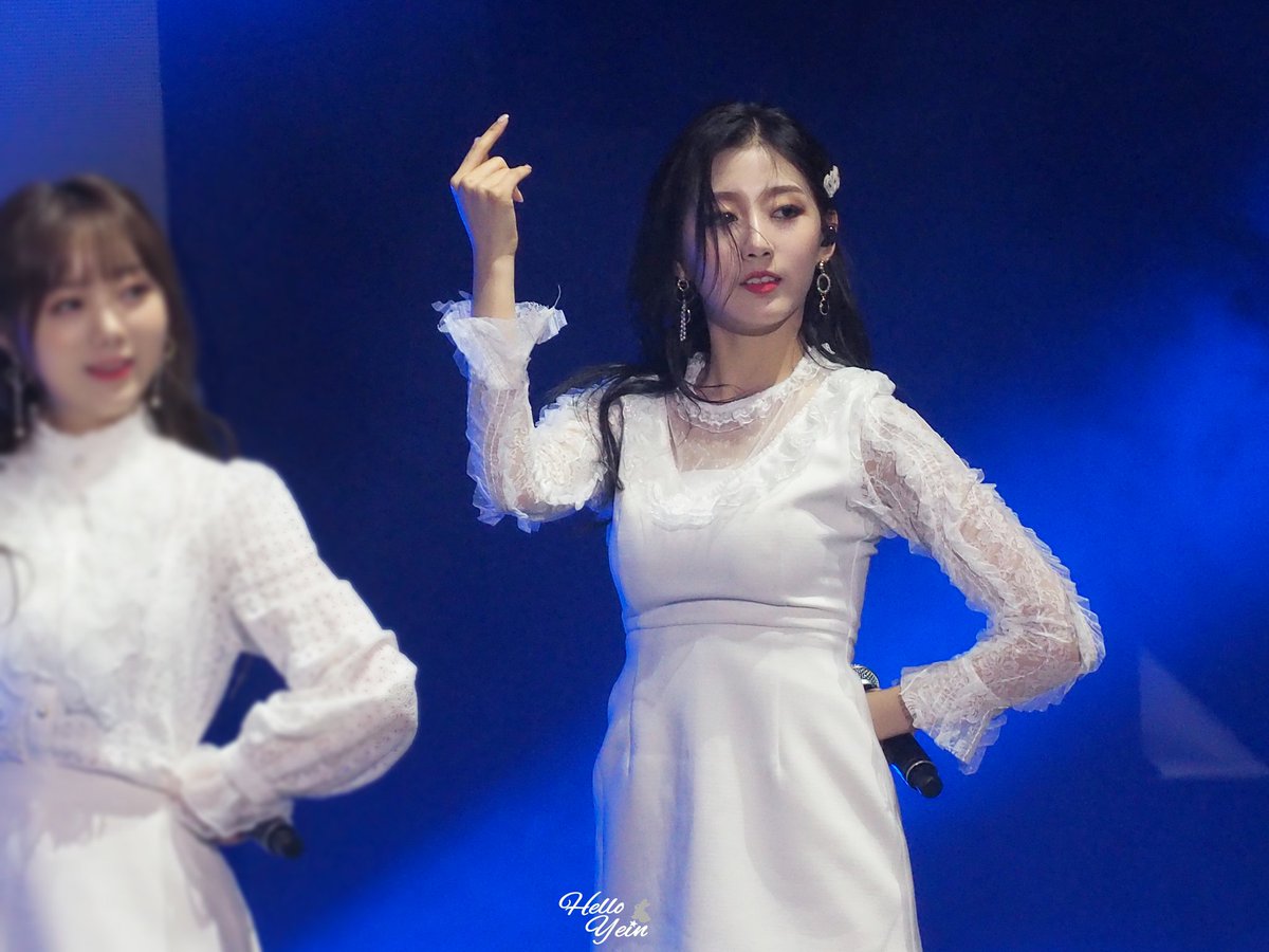 HelloYein_'s tweet photo. 190331 겨울나라의 러블리즈3 대만 
@Official_LVLZ

#러블리즈 #Lovelyz #정예인 #예인 #Yein https://t.co/SZNCJ2eq6Y