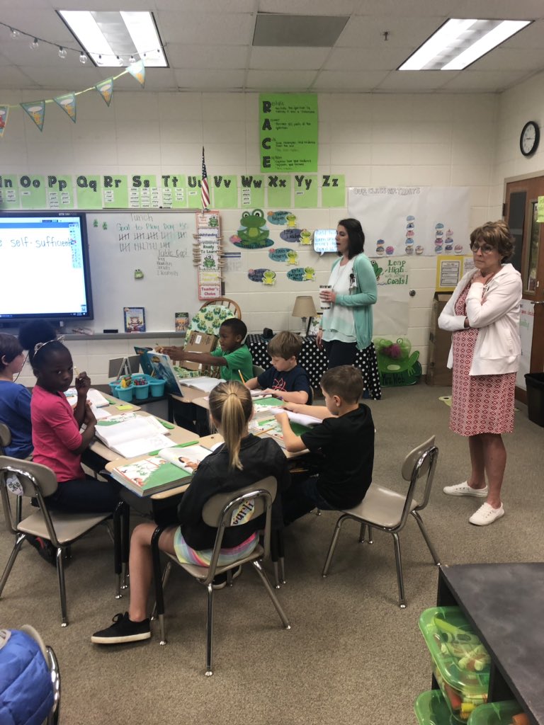 websfrogs's tweet photo. The Frogs invited 3rd grade teachers in this morning to observe us using RACE in our daily response to reading activity. We think they were very pleased with our progress this year. #readyforthird #froglife 🐸🐸🐸 https://t.co/chH3XonaAz