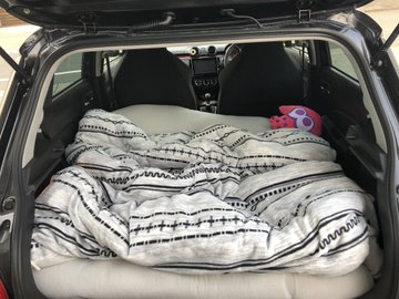 新型スイフトスポーツで車中泊キャンプはできる 車中泊に必要なおすすめ便利グッズも紹介 スズキの新車を買いたい Com