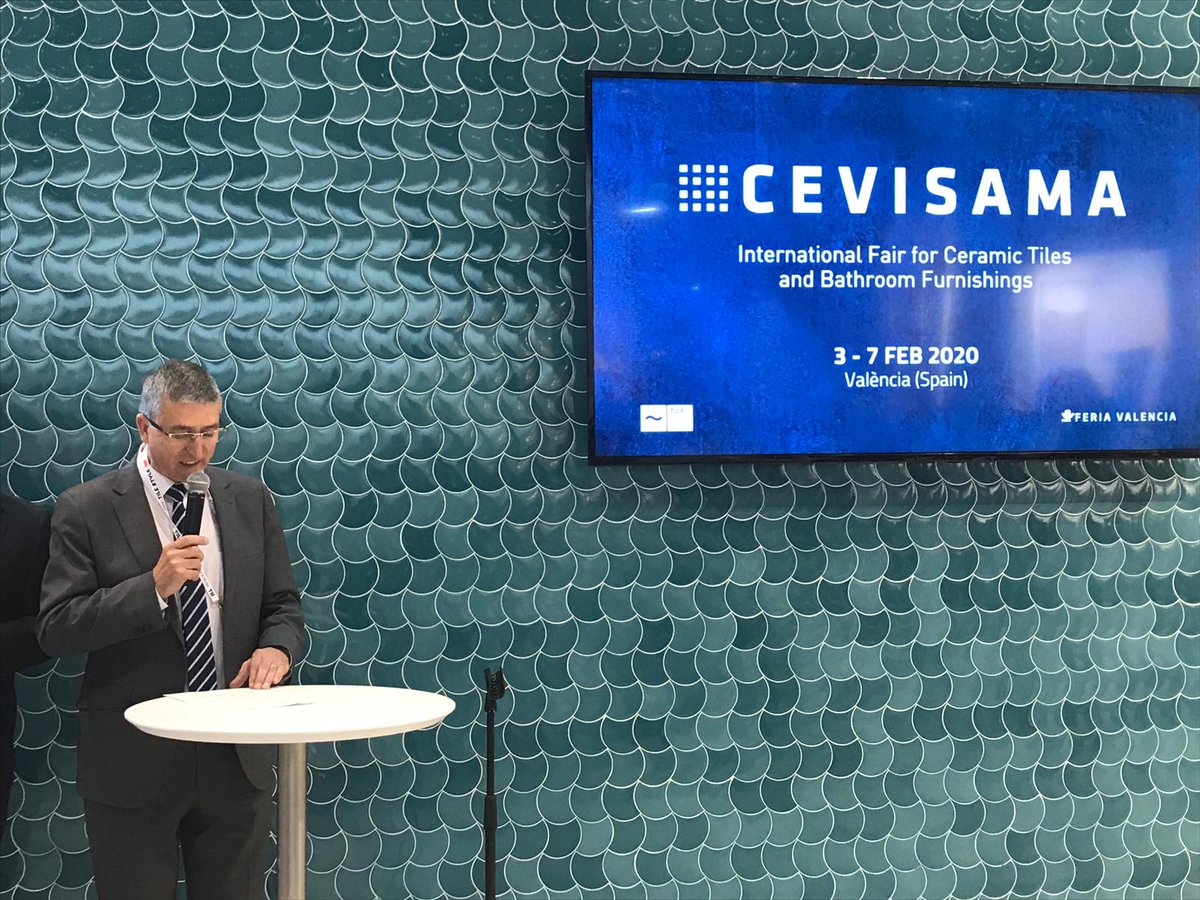 Cevisama's tweet photo. Os dejamos algunas imágenes del acto que celebramos ayer en #Coverings2019 en Orlando con compradores del mercado de EEUU 🇺🇸 para promocionar #Cevisama20. Gracias por el apoyo y presencia al conseller de @GVAeconomia @Rafa_Climentg, , al @GVAivace al @ICEX_ y a @ASCER_comunica. https://t.co/iSem2zEUf5