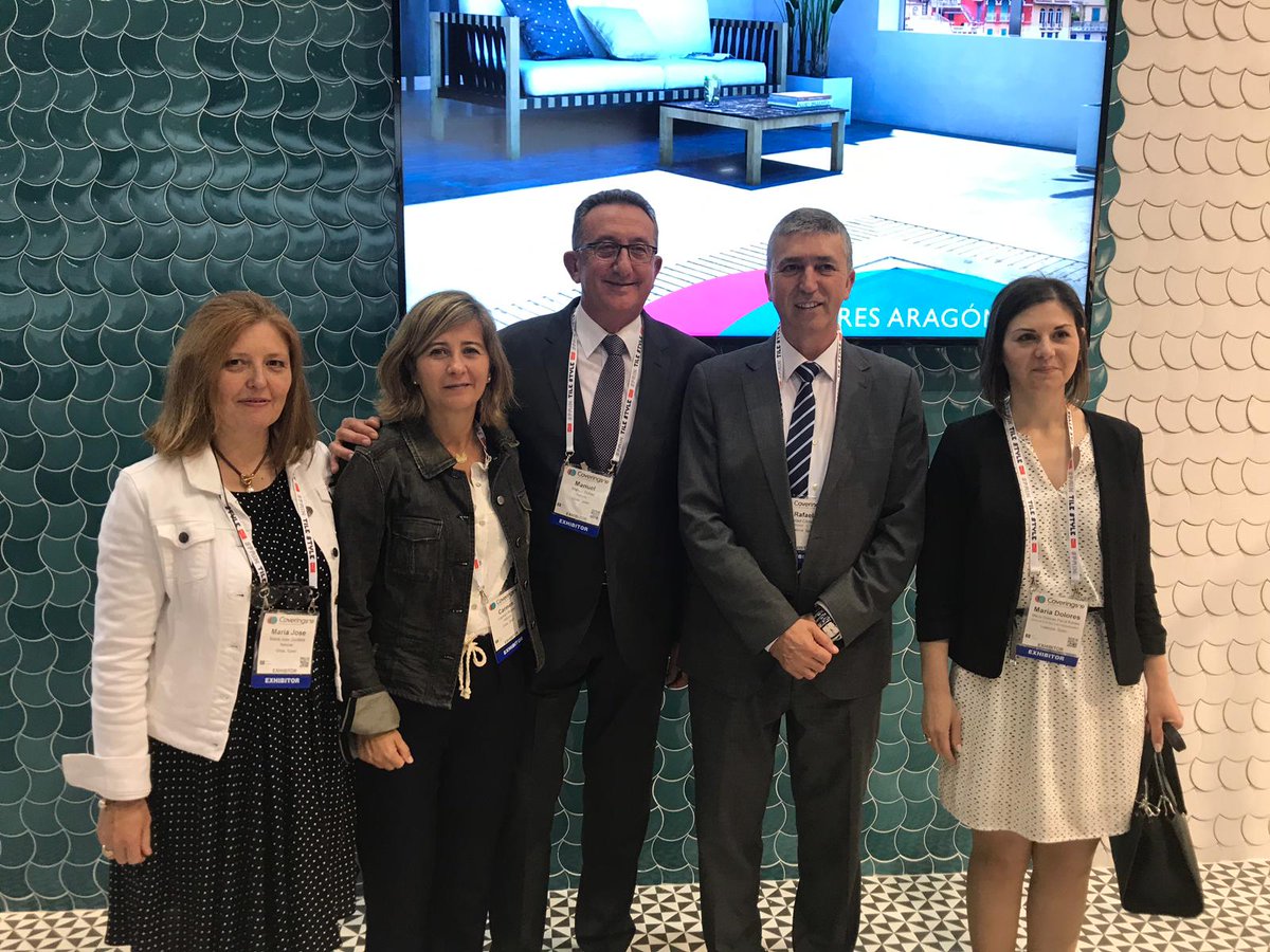 Cevisama's tweet photo. Os dejamos algunas imágenes del acto que celebramos ayer en #Coverings2019 en Orlando con compradores del mercado de EEUU 🇺🇸 para promocionar #Cevisama20. Gracias por el apoyo y presencia al conseller de @GVAeconomia @Rafa_Climentg, , al @GVAivace al @ICEX_ y a @ASCER_comunica. https://t.co/iSem2zEUf5