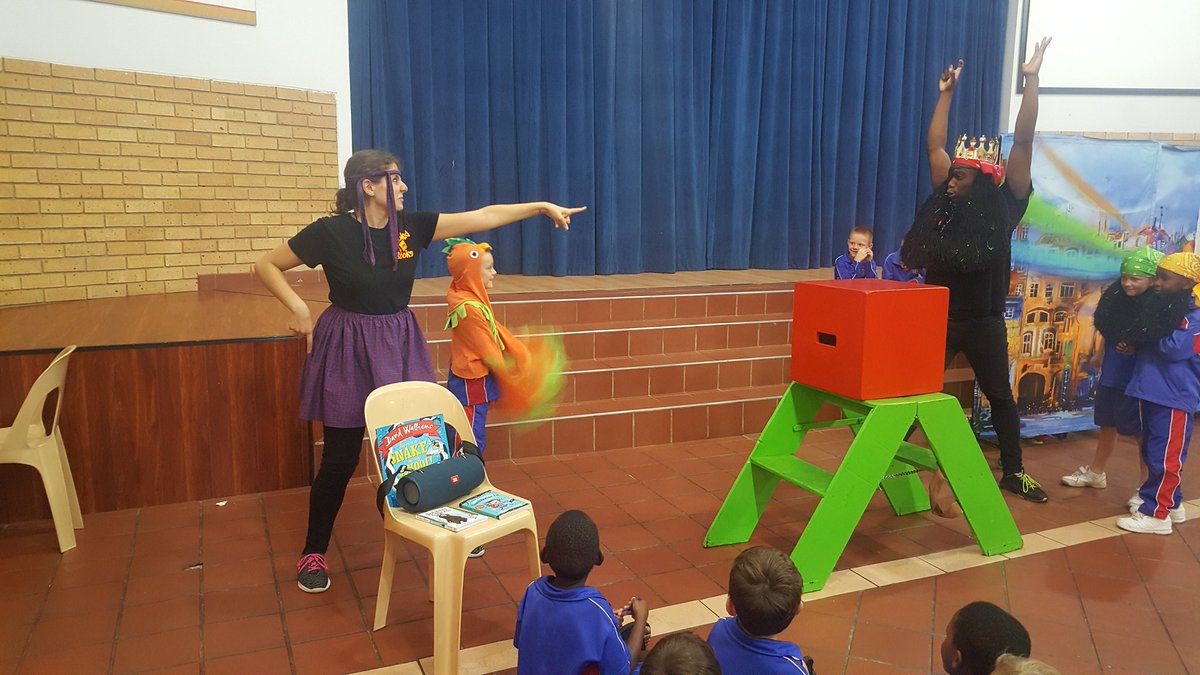 sylmcinerney's tweet photo. Bennies Boys enthralled by the Hooked on Books Show #love reading @BenniesJP https://t.co/CQJRmyTNnW