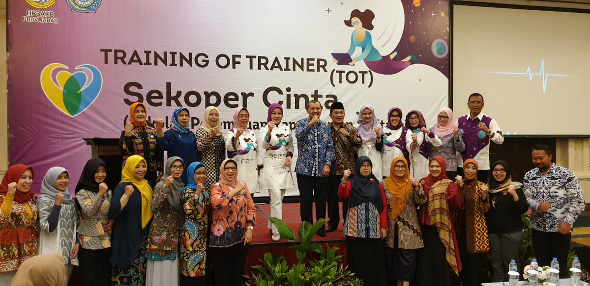 Keluarga besar sekoper cinta (sekolah perempuan capai impian dan cita cita) siap mendukung HKB 2019 siap untuk selamat #SiapUntukSelamat