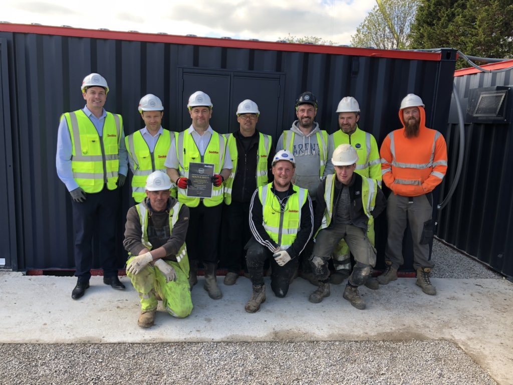 L16RYF's tweet photo. Proud to be presenting our Lickers Lane project the Safe Site of the Quarter Award for the period of Jan-Mar 2019 for their overall pro active approach to safety #yourseddon #protect #thinksafestaysafe @yourseddon https://t.co/4MdRYHLVAd