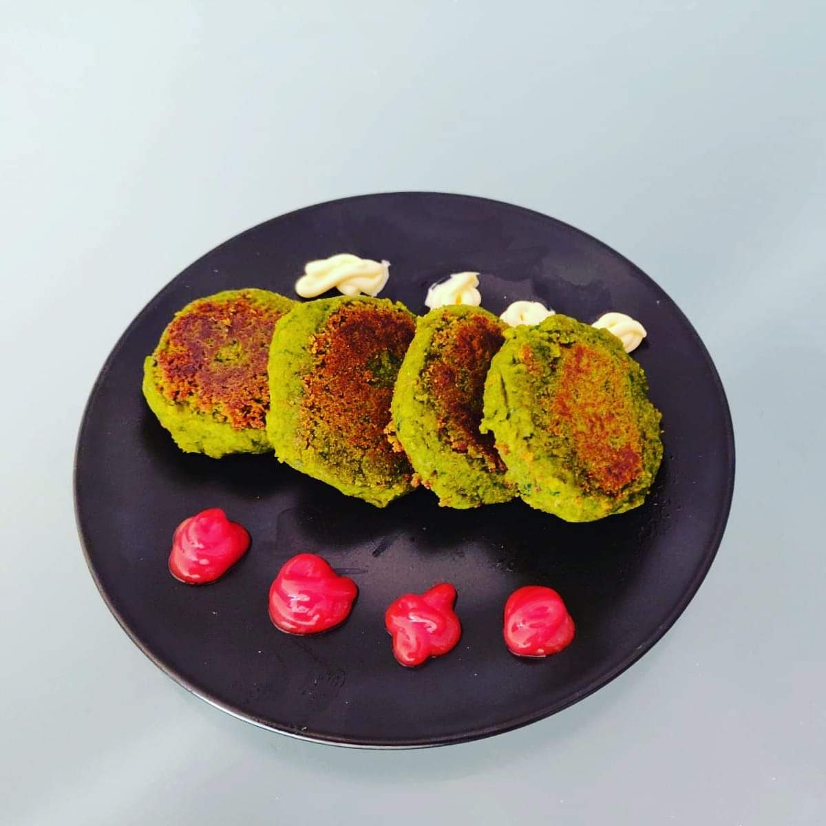 FamFoodFlavors's tweet photo. Veg harabhara kebab. #kebab #veg #indiandishes #indianrecipes #veg #familyfoodflavors #foodphotography #foodie #foodfriend #food #spinach #greenpeas #chickpeas #indiandishes #indianrecipes https://t.co/Dl73IGcXQt