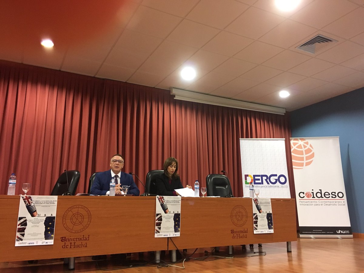 BlancaMiedes's tweet photo. ¿Cuáles son las consecuencias para España del Brexit? El Profesor Fernández invitado por #Dergo y @coideso lo está contando de Derecho @UniHuelva https://t.co/5QaPw9F4xU