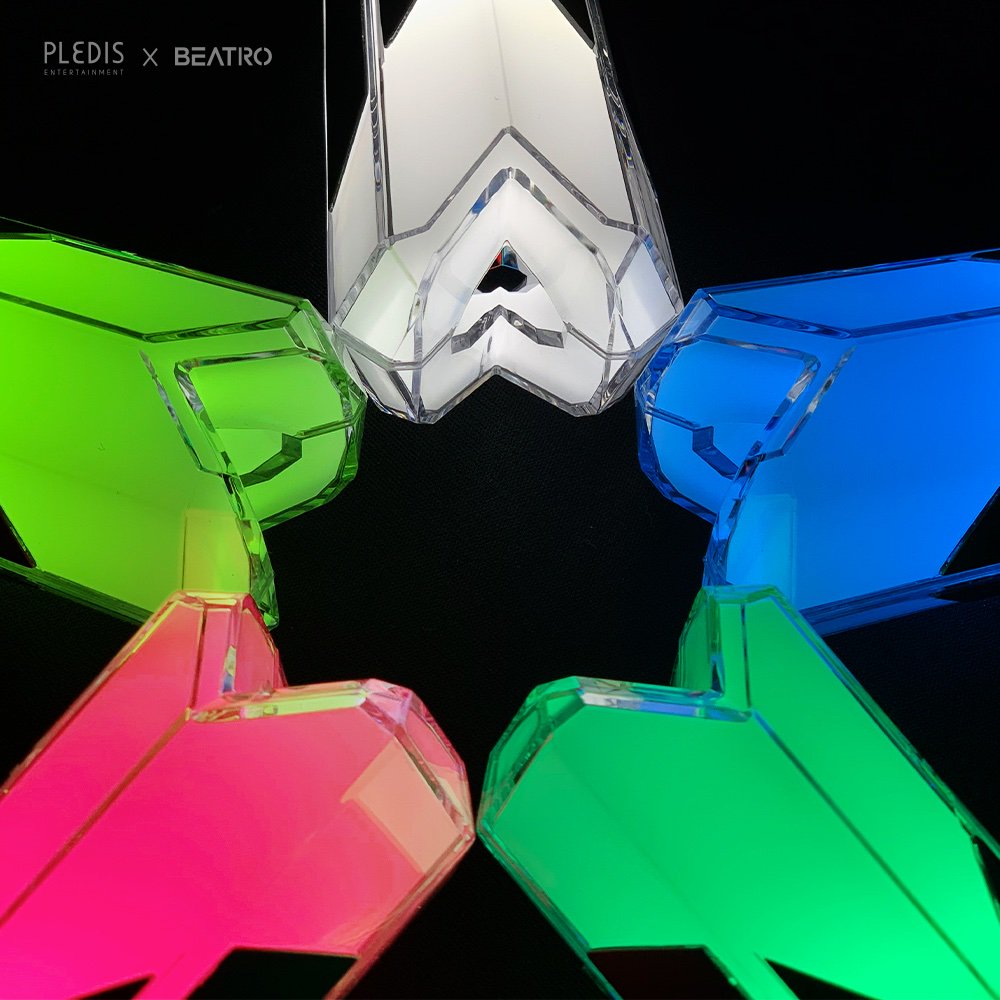 beatlight1's tweet photo. PLEDIS x BEATRO  Please light up the KSPO DOME on April 12-14.

#nuest #nuestlightstick #nuestofficiallightstick #nuestconcert #beatro #beatlight #kpoplightstick #플레디스x비트로 #뉴이스트 #뉴이스트응원봉 #뉴이스트공식응원봉 #비트로 #비트라이트 #반딧봉 https://t.co/9gPjcHGsM2
