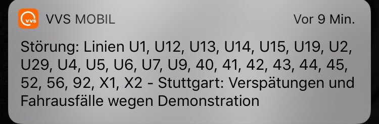 _ME_83's tweet photo. Wäre einfacher gewesen die Linien anzuzeigen die noch fahren 🙋🏼♂️ @VVS #42er https://t.co/PBz9Aeooho