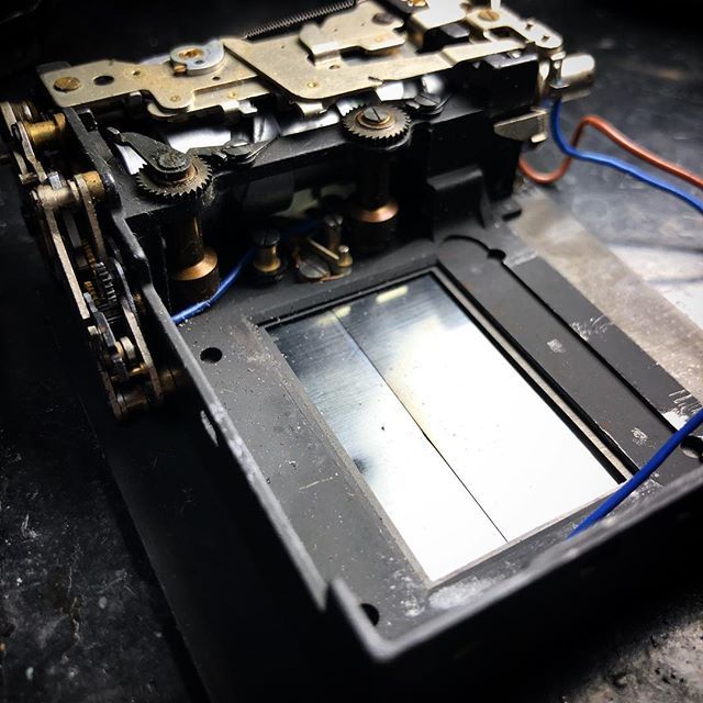 yokotacamera's tweet photo. 本日の修理はリコー・シングレックスです。シャッターの動作不良です。#リコー #シングレックス #richo #singlex https://t.co/uadB5BnznN https://t.co/RoA2ffndV4