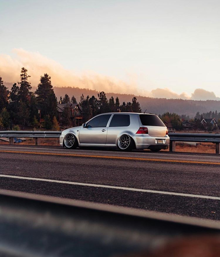 duvalvolkswagen's tweet photo. Les journées qui rallongent et se réchauffent, l'été s'en vient! ☀️
📷: @zachbox
🚙: @joeymcelhattan_
#DuvalVolkswagen #DuvalAuto
https://t.co/ghme1K0Epe https://t.co/58WDtiY9yB