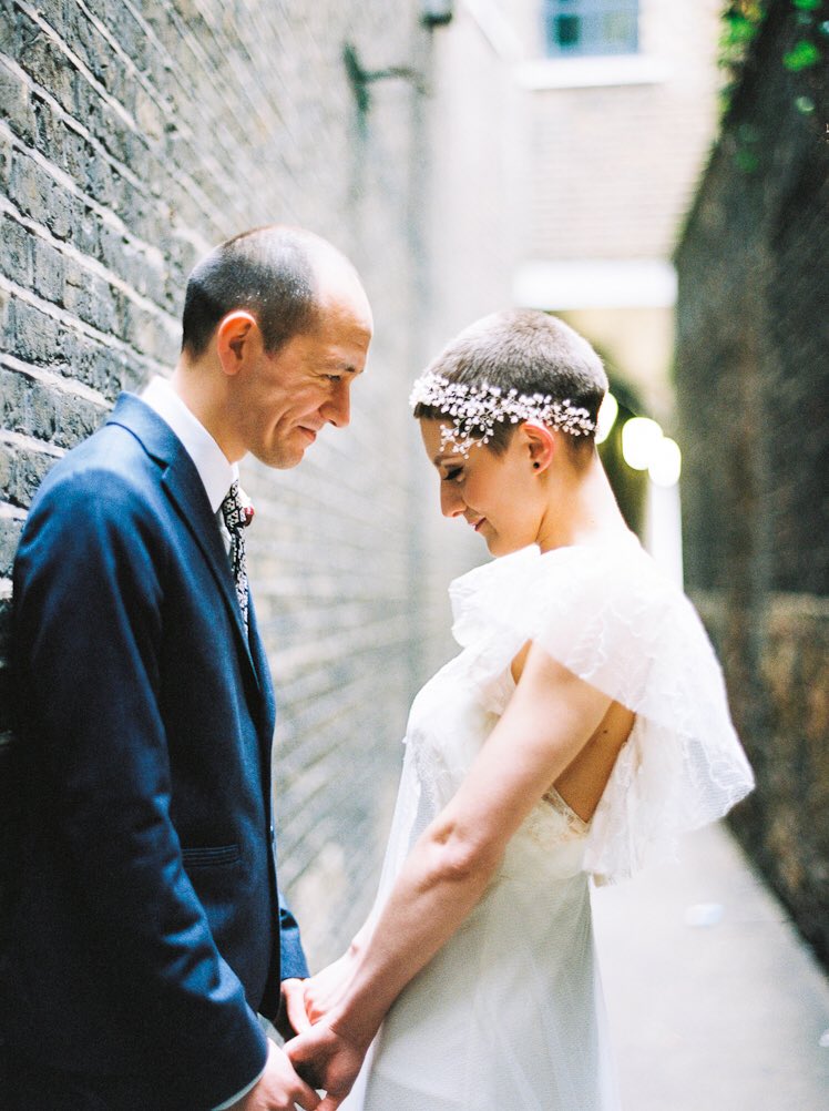 HermioneHarbutt's tweet photo. We can create the dreamiest of hair accessories, whatever your hairstyle. In love with these captures of the beautiful Rebekah wearing her bespoke Gypsophila Headdress on her wedding day. Photography by @PeacheyPhoto https://t.co/nF1T8807Q9