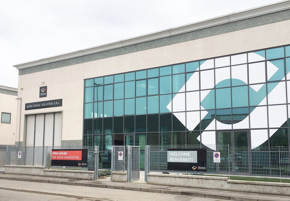 DossVisual's tweet image. Our Open House starts today!! It&apos;s a bit cloudy outside, but the energy is high!

We are revealing the new machine, Zehn, first machine of the new machine generation.

It&apos;s not too late to participate. 

Date: 10-11-12 April
Location: Doss Showroom, Erbusco (BS)