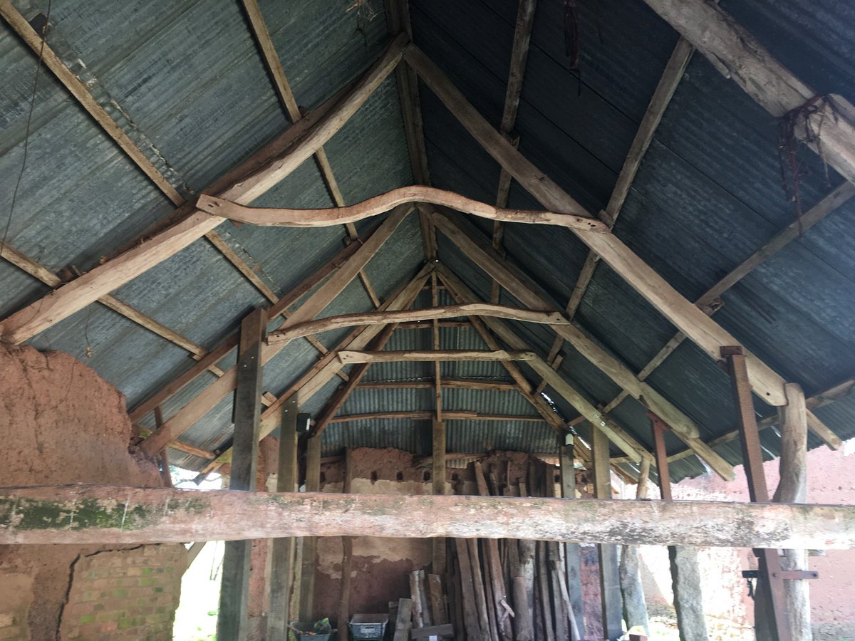 JonathanRhind1's tweet photo. Truss ties come in all shapes and sizes #architecturalfeatures #devonbarn #wave https://t.co/G9iRxX0BsY