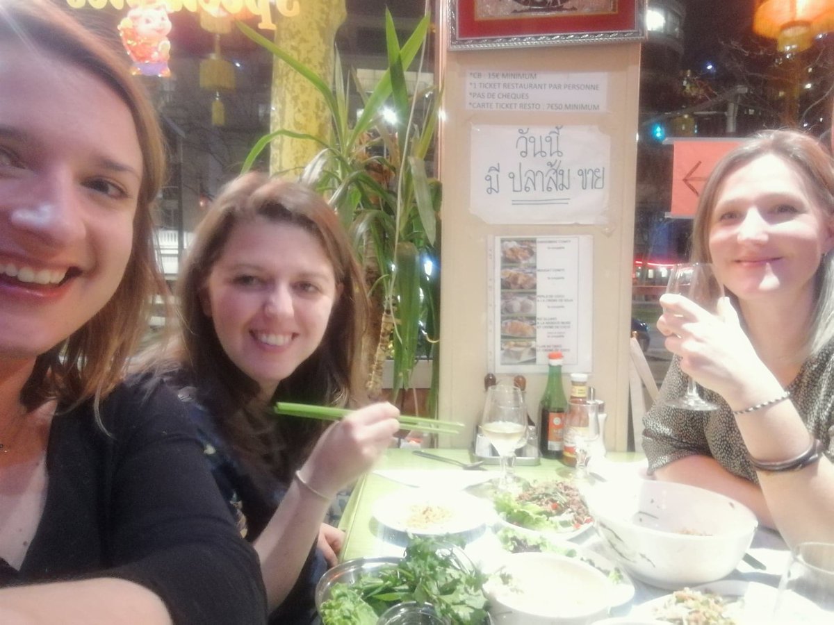 ClaimClem's tweet photo. 🍚Soirée entre filleules et marraine #souvenir 🤗Le partage passe aussi par de nouvelles experiences culinaires @arianeprevot &amp; Eva ! cc @matpellet #teampower #teamINTERSPORT https://t.co/FdjPSpcddS