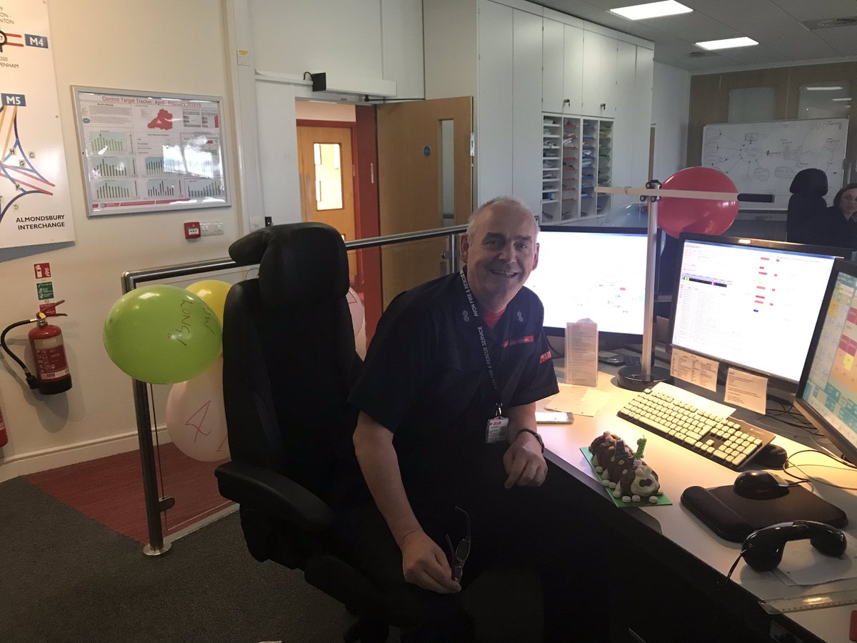 KellyVincenzo73's tweet photo. Huge congratulations to WMB Steve Hill White Watch Control who has completed 41 years service today @AvonFireRescue #whitewatchcontrol #oneteam #999family #heroesinheadsets #theresonlyonestevehill https://t.co/qJjflHFl6u