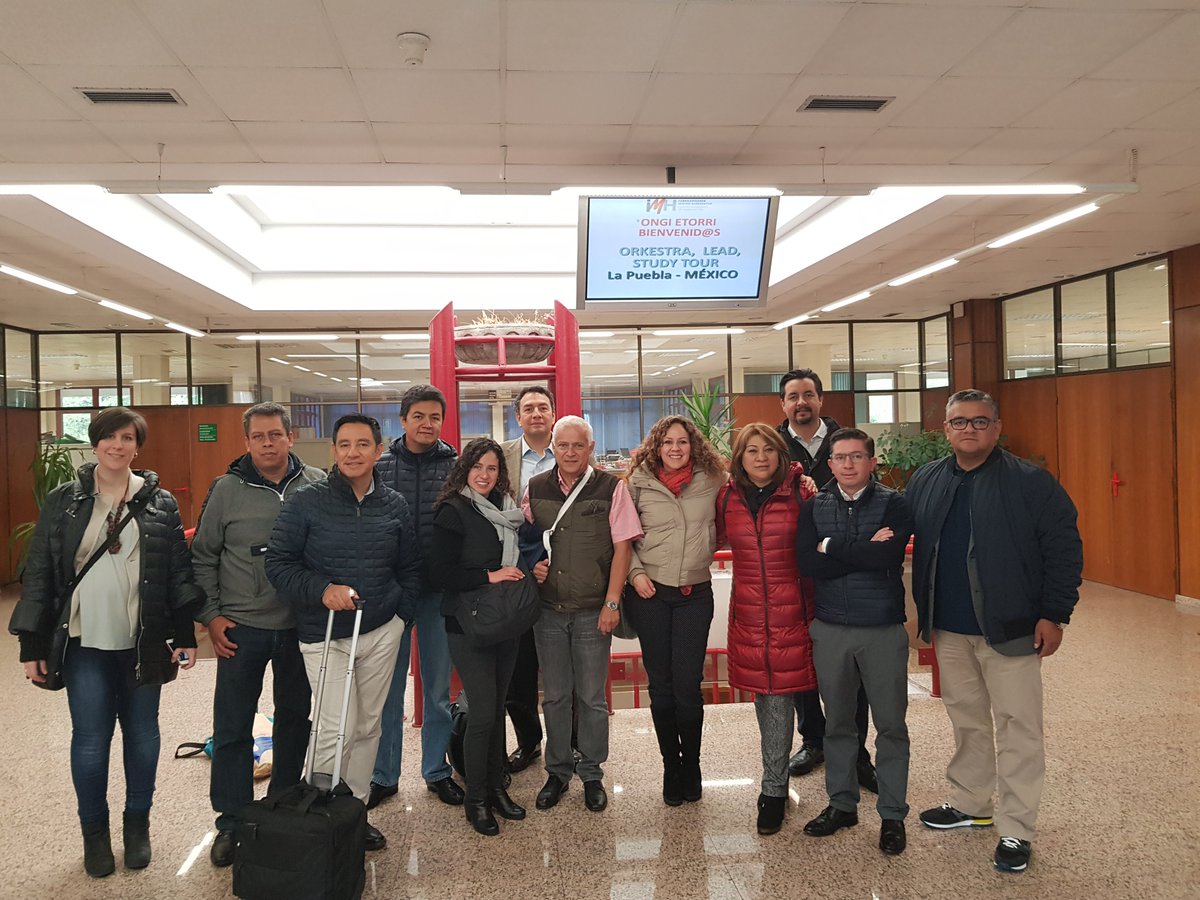 amazpi's tweet photo. Para finalizar la mñn en @IMH_Elgoibar con Zigor Esnaola @agentescluster @maquinaherramienta @IESDEPuebla @orkestra https://t.co/Ox9mlf9C6K