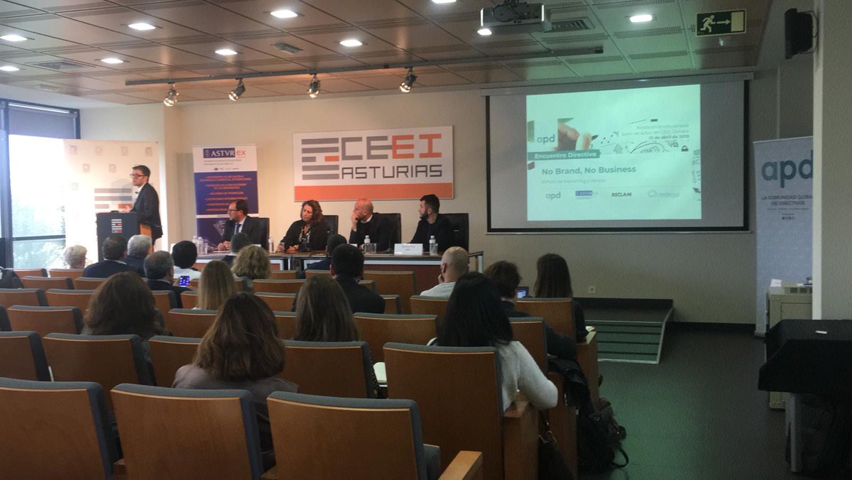 Nos inspiramos con los mejores en la mesa redonda del III Foro de Marketing y ventas #NobrandNobusiness.
Intervienen:
👉Jorge Vázquez CEO de <a href="/redegal/">Redegal</a>
👉 Juan Vázquez de <a href="/BodMartinCodax/">BodegasMartínCódax</a> 
👉Héctor Jareño de @reliquiaespain 
👉Gerardo Pina de <a href="/IKEASpain/">IKEA España</a> 
👉María Cosmen de <a href="/mcdonalds/">McDonald's</a>