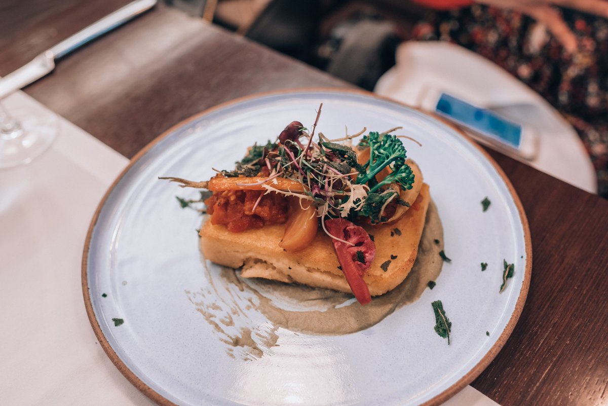 A rather lovely lunch yesterday with views of Hyde Park! Thank you <a href="/royallancaster/">Royal Lancaster London</a> and Island Grill for a lovely bloggers lunch yesterday <a href="/theCuriousPixie/">the Curious Pixie</a> <a href="/LondonKiwiEmma/">Emma 🥂🥝✈️</a> @binnyjs #invite