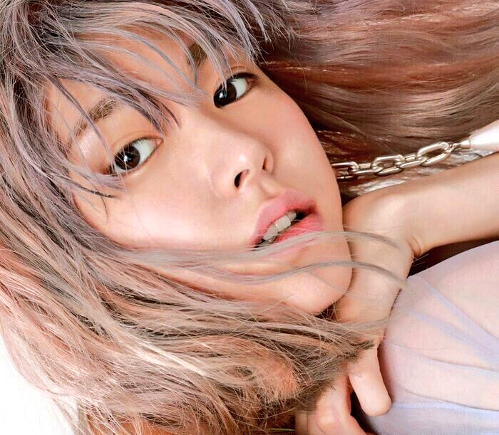 k57223111's tweet photo. テレビやドラマでは絶対に見られないこの表情やっぱギャップ萌え😳😳😳
カッコよくて可愛い #ガッキー をまた見られるのは本当にうれしいですよね😌💕

#NYLONJAPAN に感謝✨

6月号 15周年記念号は4月26日発売❗
皆さん絶対ゲットしましょーね👍

#新垣結衣 https://t.co/XNlRzI15Sb