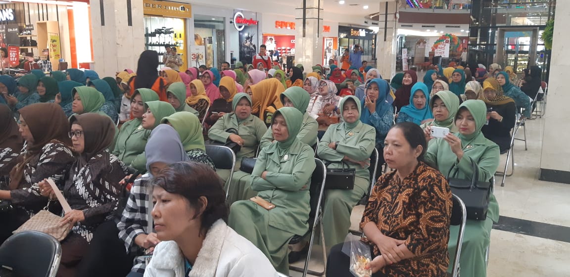 jga hadi : Tim Penggerak PKK, Darma Wanita Persatuan, Persit Kartika Candra Kirana, Bayangkari, Pia Ardhya Garini, dan Gabungan Organisasi Wanita, disamping Pramuka Kwarcab Kota Taruna,Karang Taruna,PMI Kota Tasikmalaya, Pitaloka AMS,#SosialisasiHKB #KotaTasik #SiapUntukSelamat