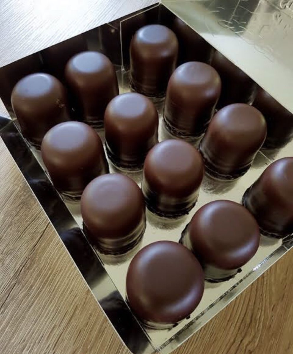 MilenaHeinsch's tweet photo. @SocialWhatNow Very similar to my all-time favourite sweet - the #superdickmann’s https://t.co/MoOm5FIuF8