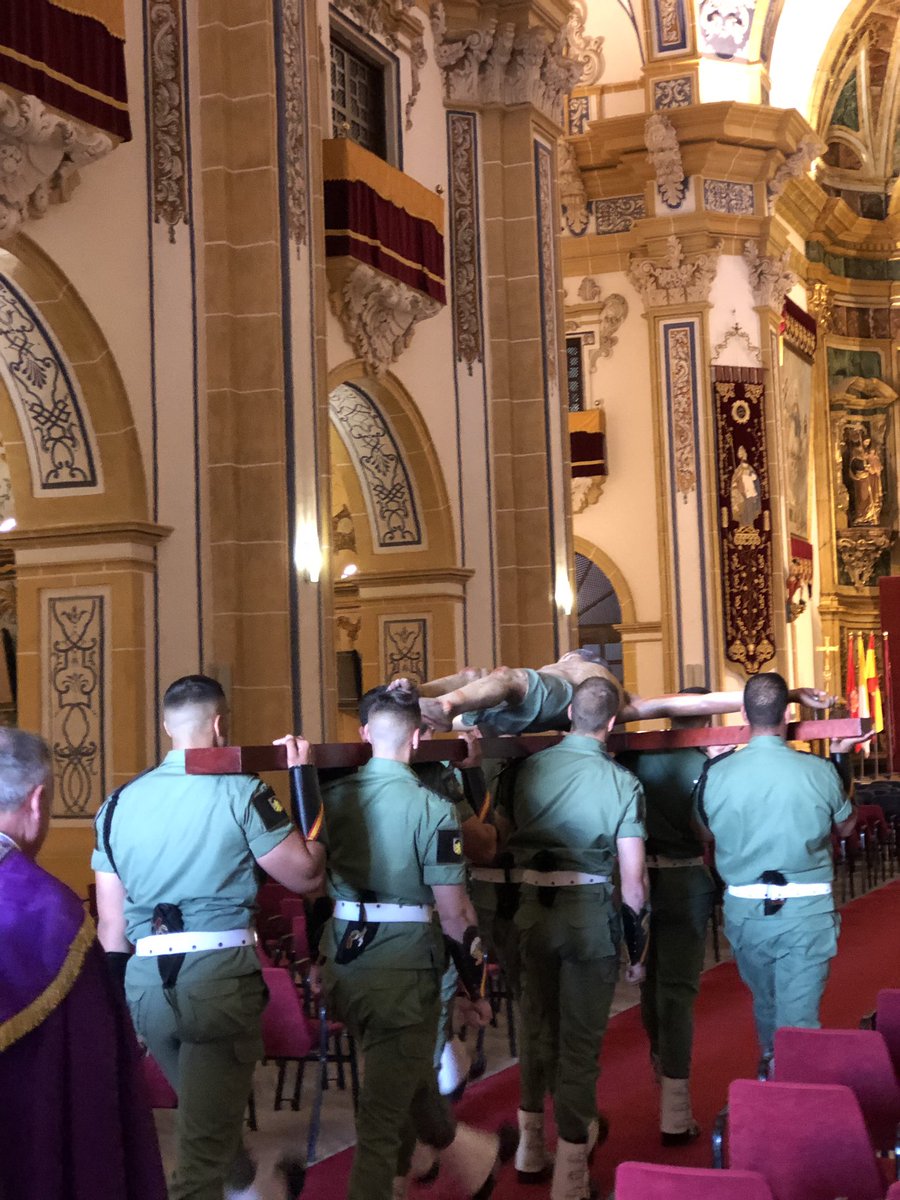 UCAM_Voluntario's tweet photo. Concluye la procesión con el Cristo de los Estudiantes. https://t.co/3pRUkyemPP