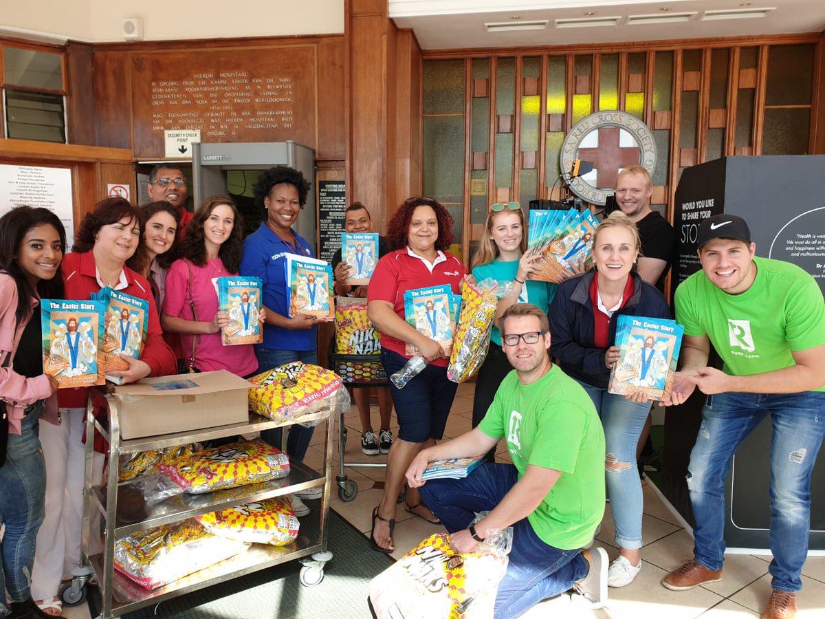 MightyMenWC's tweet image. Roeptv.com on the move!
Handing out Bible Art Missions`s `The Easter Story` this morning at Tygerberg Hospital!!
Well done to the Team!!
@roep_tv 
@Tygerberg104fm 
@karienb11