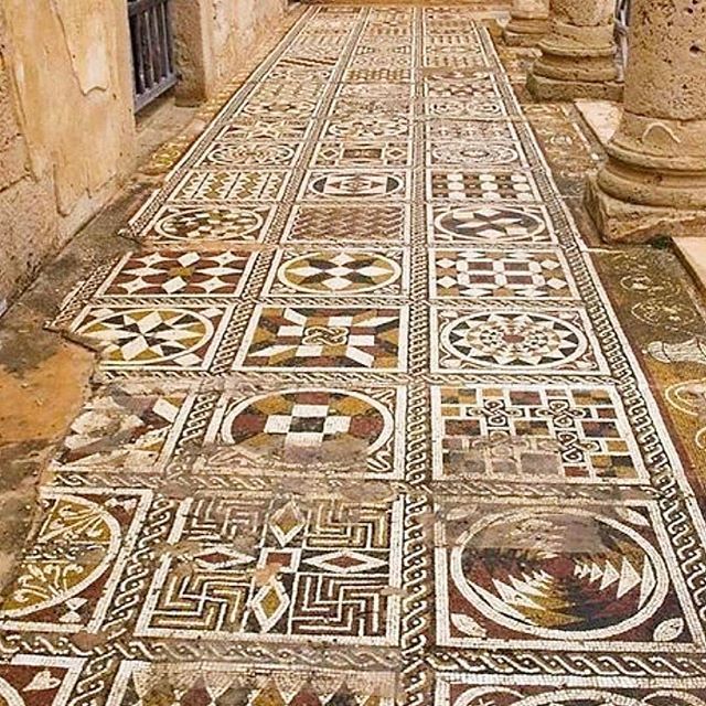 INTERI0RC0UTURE's tweet photo. Roman Villa Sileen | Mosaic floor, discovered in 1974, Leptis Magna, Libya⠀
#villakérylos #fridakahloinspired #dvivalavida #gabriellacrespi #gioponti #palazzocenci #ignaziogardella #marianawehbepr #aldotura #brightage #1stdibs #adrianpearsall #pacec… https://t.co/RMWEKpnwMR https://t.co/CACt7stj1Y