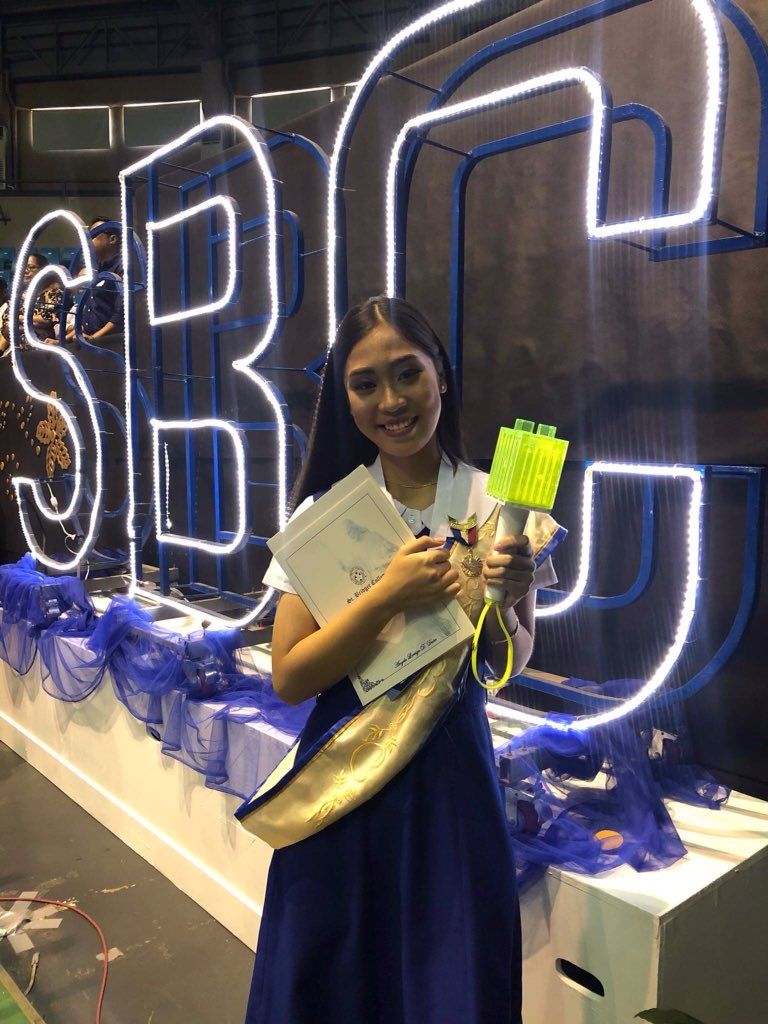 kiyonct's tweet photo. ya resident czennie just survived jhs 🤪 https://t.co/G3ed1MgNrI