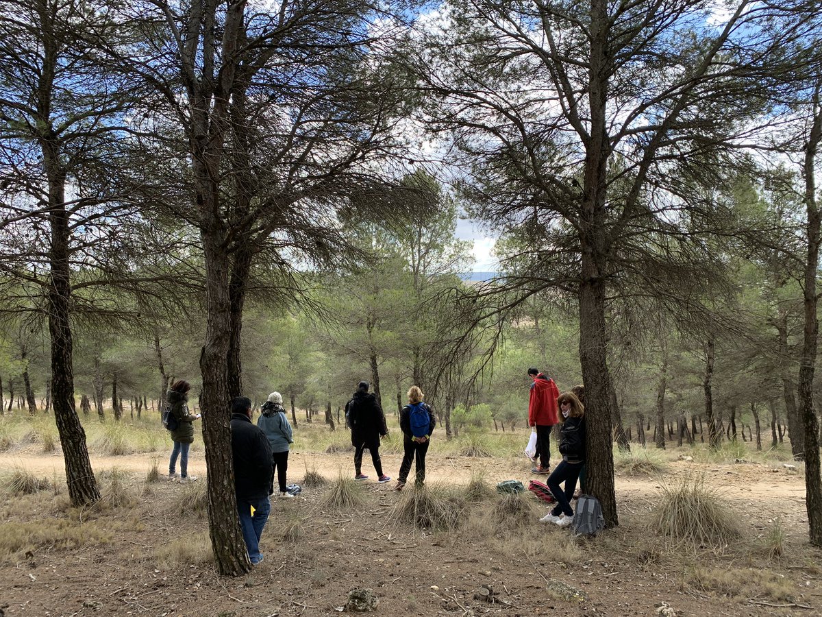 🦋 Descargando la mochila 🎒 💥 😃@Lanzaderas_EES <a href="/FundacionSMLRPH/">Fundación Santa María la Real</a> <a href="/fundacionTef/">Fundación Telefónica</a>