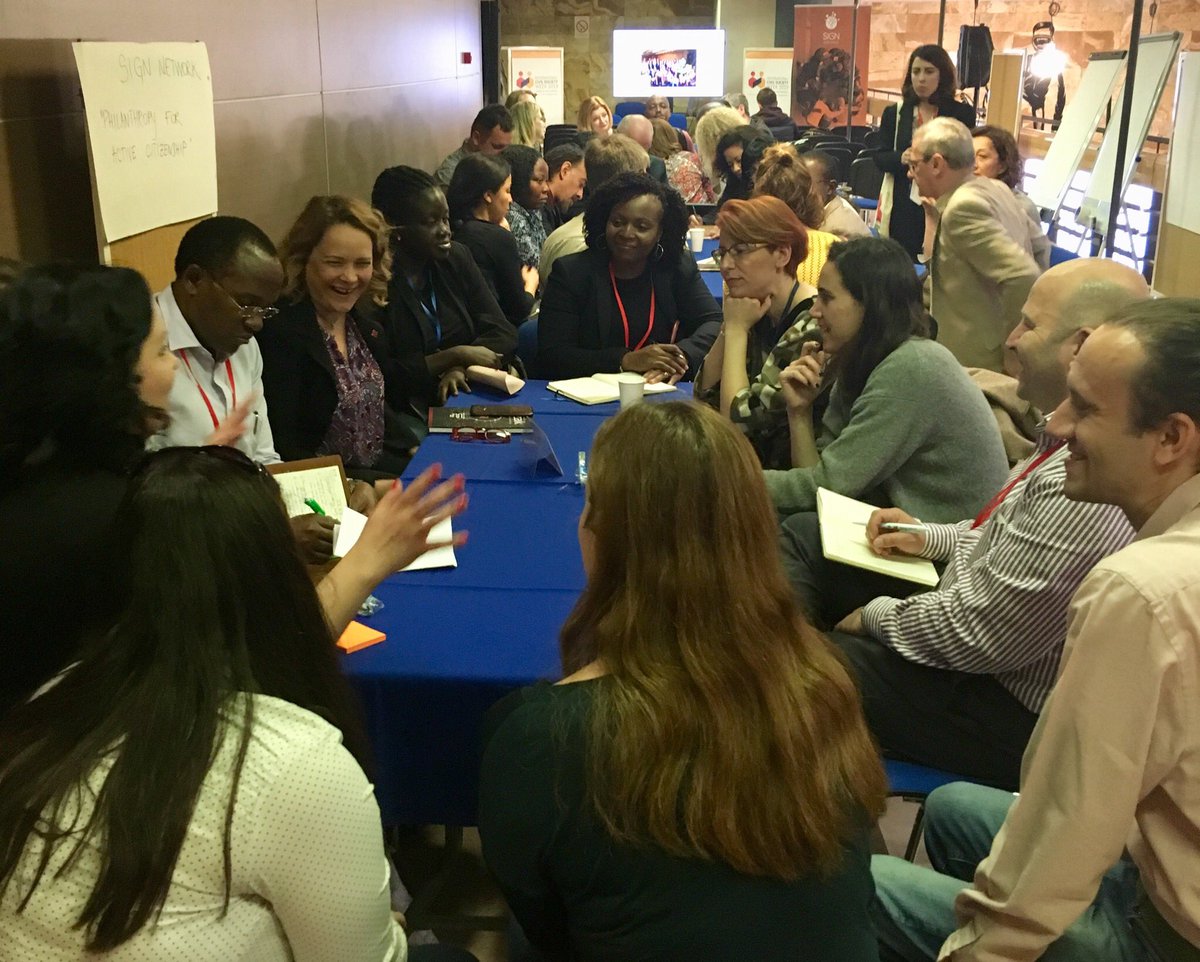 tragfondacija's tweet photo. World cafe diskusije na tri stola u okviru #ICSW2019 na panelu #SIGNnetwork https://t.co/2b6yF8B7im