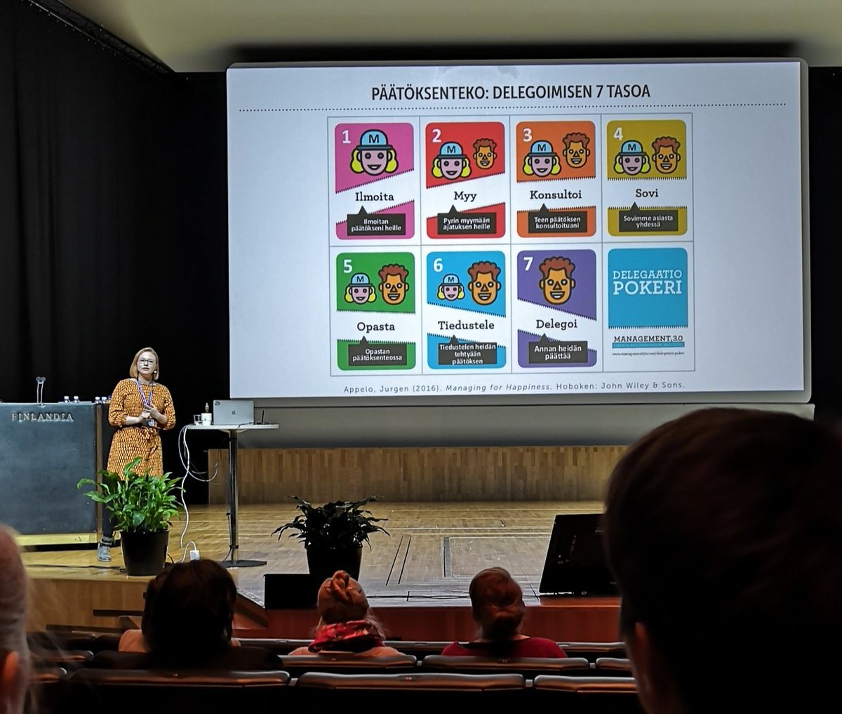 Organisaatioiden itseohjautuvuus ei tarkoita rakenteiden tai johtajien eliminoimista vaan hierarkian poistamista. #johdahyvin #hyvätyöelämä #johtoboosteri <a href="/miiajarvilehto/">Miia Järvilehto</a> <a href="/filosofianakate/">Filosofian Akatemia Oy</a>