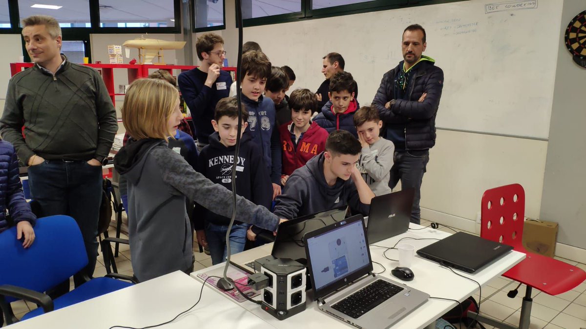 coderdojopd's tweet image. #ArduinoDay #TinkerCad apprendimento con il #CoderdojoPD
al #TalentLAB