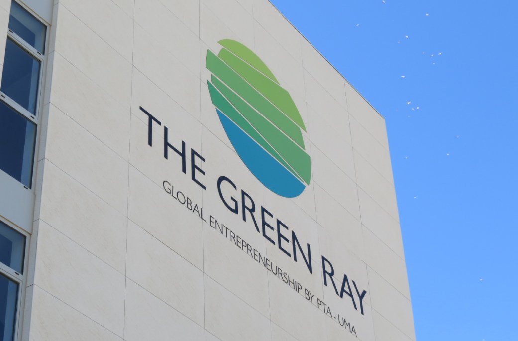PTAMalaga's tweet photo. Este jueves tenemos jornada doble en @thegreen_ray: 
🕚 A las 11h encuentro @ttn_malaga con @wienke, @ildemartinez y @Sosteco_es. 
🕧 Y a las 12:30h @PwC_Spain presentará su nueva oficina de apoyo a #emprendedores https://t.co/QJYj5Mq90d