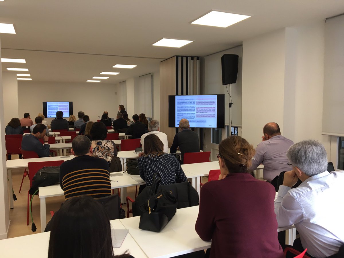 Arola_Int's tweet photo. Hoy nuestros especialistas del departamento de #Impuestosespeciales estuvieron como ponentes en el #Seminario sobre el nuevo sistema de venta en #ruta y #avituallamientos en la @Academaduanera https://t.co/P3q9HGoOb1