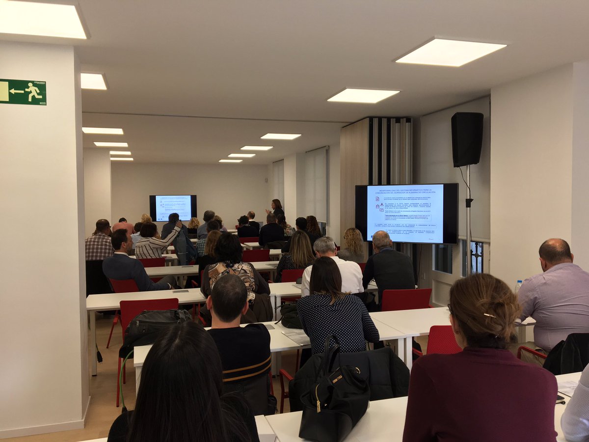 Arola_Int's tweet photo. Hoy nuestros especialistas del departamento de #Impuestosespeciales estuvieron como ponentes en el #Seminario sobre el nuevo sistema de venta en #ruta y #avituallamientos en la @Academaduanera https://t.co/P3q9HGoOb1