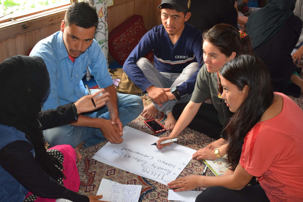 Our latest research examines the experiences of #peacebuilders and policymakers in undertaking #gender-sensitive conflict analysis &amp; provides some key lessons to promote good practice. Read it here: bit.ly/2uyexsk