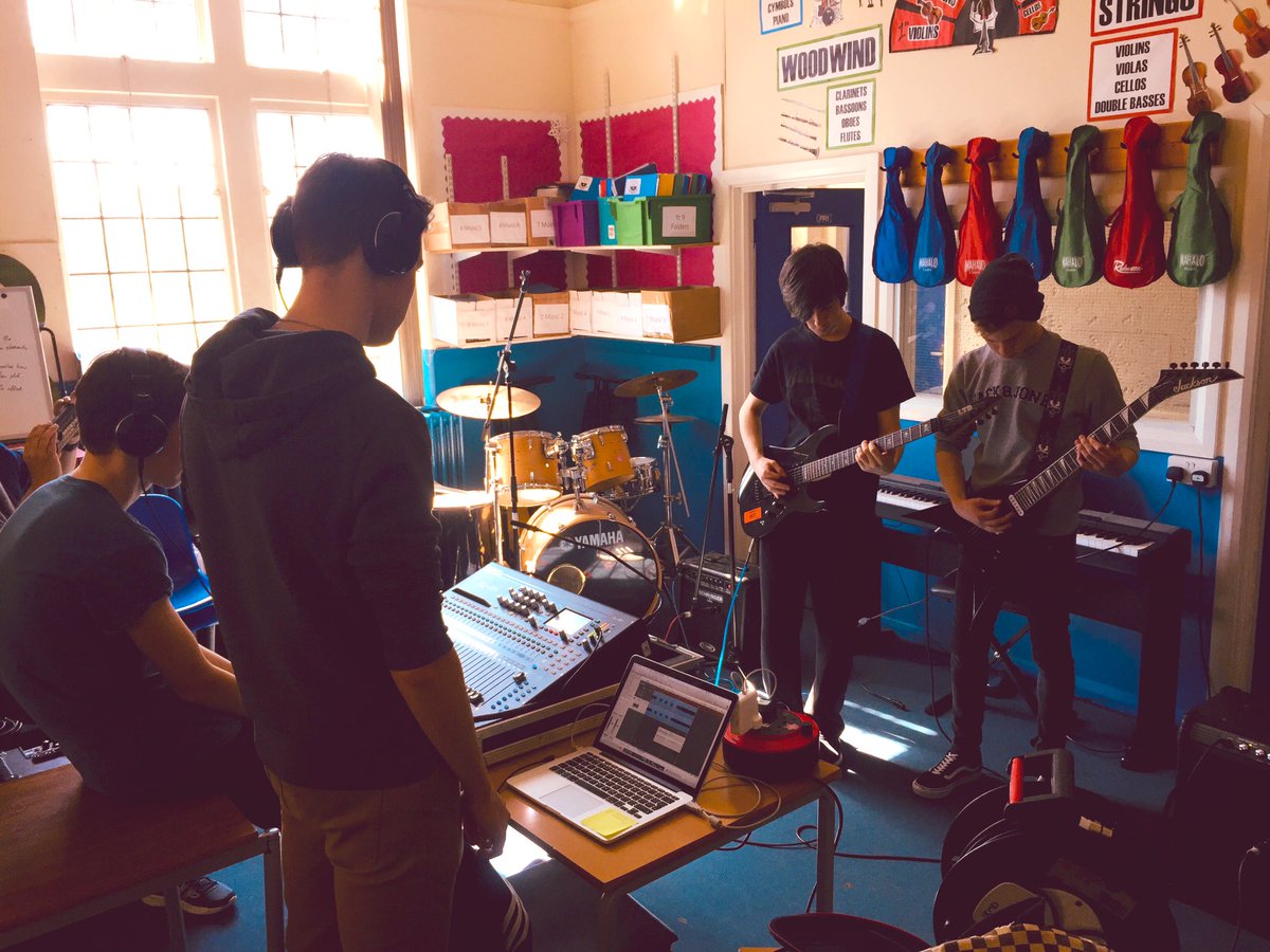 HCMusicUK's tweet photo. Havering college students helping out record GCSE music at Brentwood county high today @BCHSupdates  @HaveringCollege https://t.co/ErBL0IoYcL