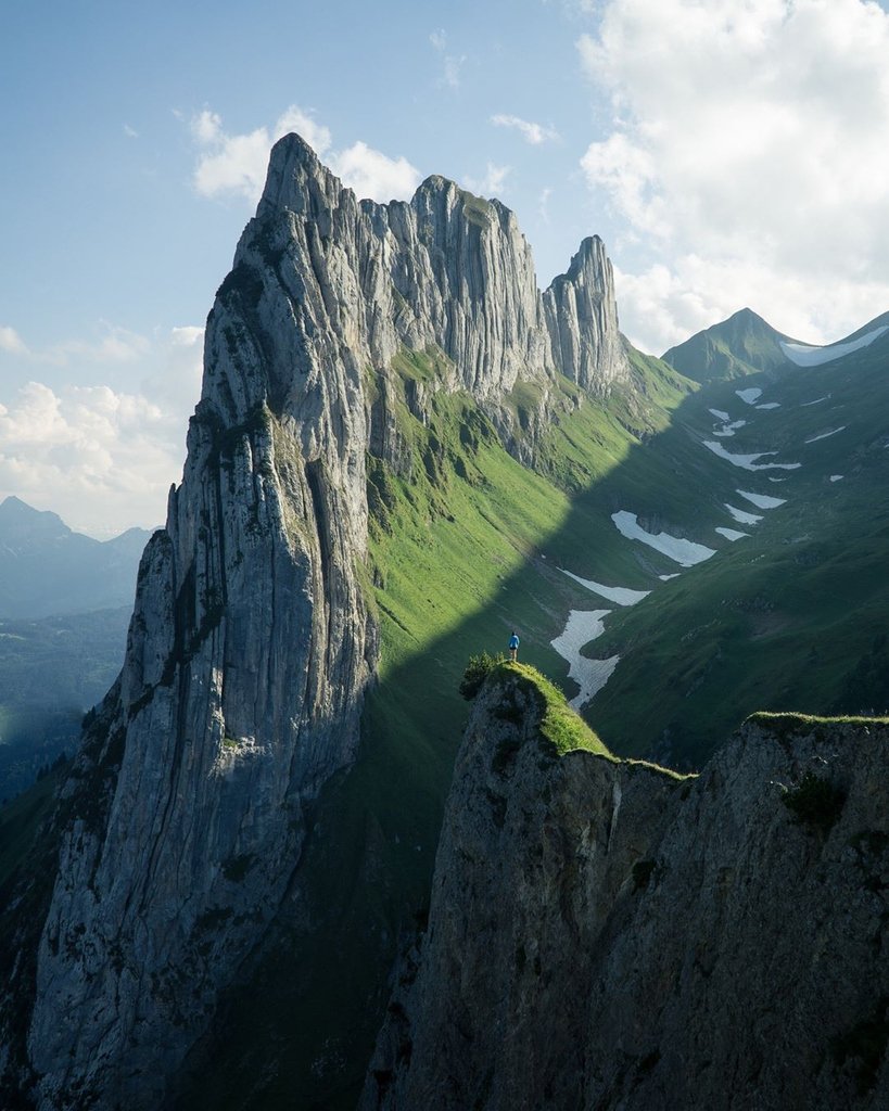 fly_grn's tweet photo. What's the most memorable #hike you've ever done? 🍃
📸 Picture by @aventouro made in #Switzerland
#nakedplanet #traveldaily #earthfocus #makeachange #zerowasteliving #smallbusiness #kindness #followtheexample #nature_lovers #exploreeverything https://t.co/cp1qpb0xQB