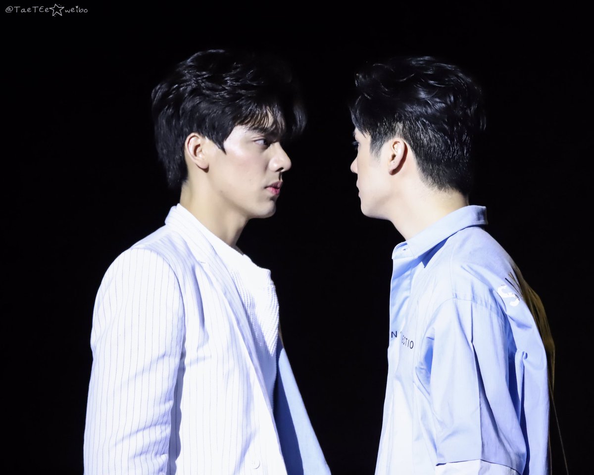 TaeTEe_Weibo's tweet photo. 【20190407 #SBFIVELiveinMyanmar 】
serious in drama... sweet in reality😉😊

#เต้ติสชีวิตโลเทค 
#taedarvid 
#อะไรอะไรก็ตี๋ 
#Teethanapon 
#เต้ตี๋ชู้รักเรือล่ม  
#sbfiveasiantour  
#sbfivedebutconcert https://t.co/ooLLfupGEs