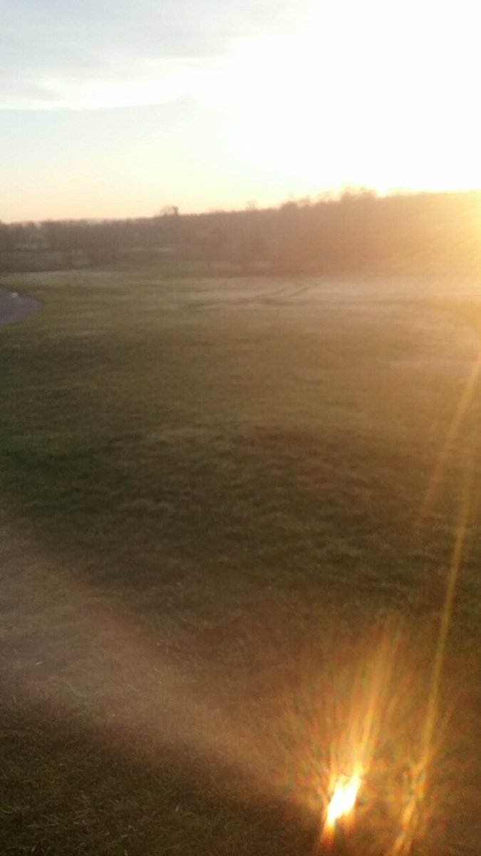 BearTraceCMnt's tweet photo. Awesome start to the day  welcome  Spikes sports bar and grill  hole location 3  90 degrees  enjoy the day https://t.co/fsuEBrPugv