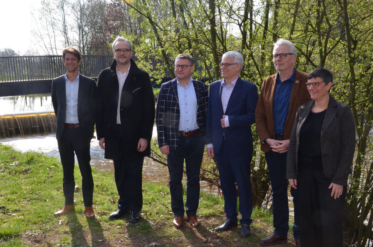 Start van het landinrichtingsproject Water-Land-Schap. Aan de hand van projecten en met lokale partners watergebonden problemen aanpakken en inzetten op klimaatadaptatie. #duurzamelandbouw #aantrekkelijklandschap #klimaatisvanonsallemaal 👊