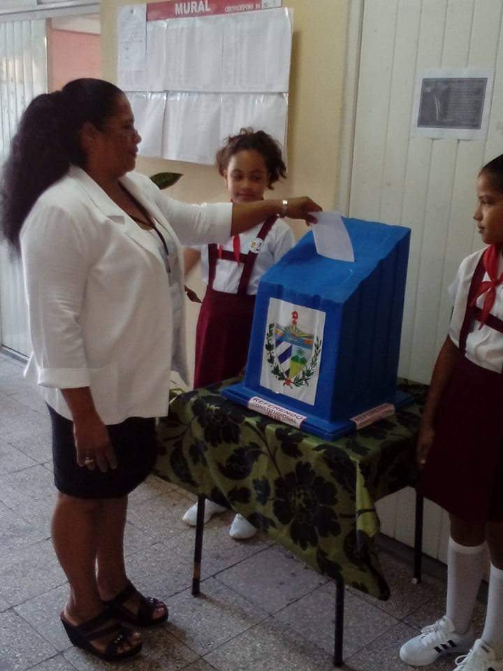 miladys González Rod (@miladys_g) on Twitter photo Este #10DeAbril como fieles continuadores de nuestra historia proclamaremos en Sesión Extraordinaria de <a href="/AsambleaCuba/">Asamblea Nacional Cuba</a> la #NuevaConstitución, expresión de la voluntad mayoritaria de nuestro pueblo #SomosContinuidad #Guaimaro150. <a href="/DiazCanelB/">Miguel Díaz-Canel Bermúdez</a> <a href="/PresidenciaCuba/">Presidencia Cuba 🇨🇺</a> <a href="/DrRobertoMOjeda/">Dr. Roberto Morales Ojeda</a> Este #10DeAbril como fieles continuadores de nuestra historia proclamaremos en Sesión Extraordinaria de <a href="/AsambleaCuba/">Asamblea Nacional Cuba</a> la #NuevaConstitución, expresión de la voluntad mayoritaria de nuestro pueblo #SomosContinuidad #Guaimaro150. <a href="/DiazCanelB/">Miguel Díaz-Canel Bermúdez</a> <a href="/PresidenciaCuba/">Presidencia Cuba 🇨🇺</a> <a href="/DrRobertoMOjeda/">Dr. Roberto Morales Ojeda</a>